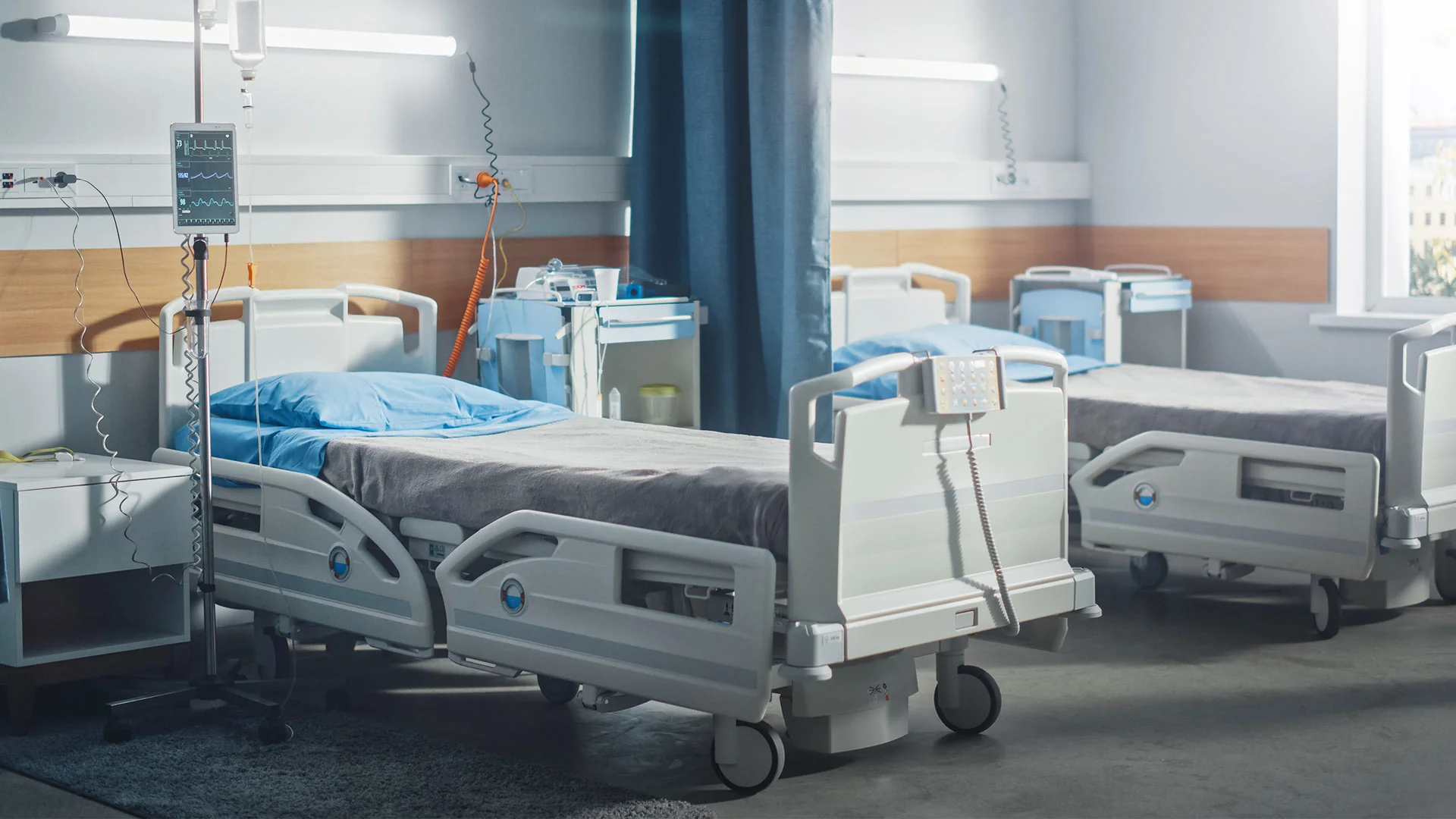 Hospital ward equipped with SEMS hospital beds